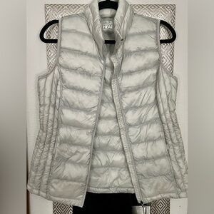 32 degrees brand women’s vest, size M.